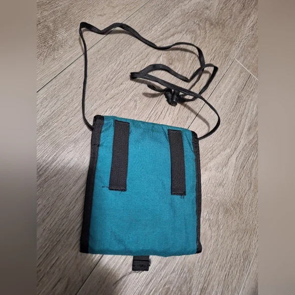 L L Bean Vintage Crossbody Wallet Passport Holder - Picture 2 of 6